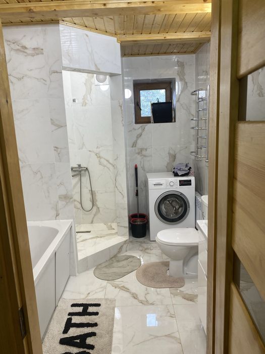 Будинок біля моря подобово