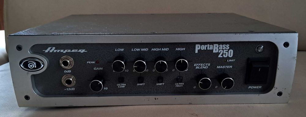 AMPEG PORTABASS 250 HEAD PB-250 250Wat, wzmacniacz do basu Made in USA