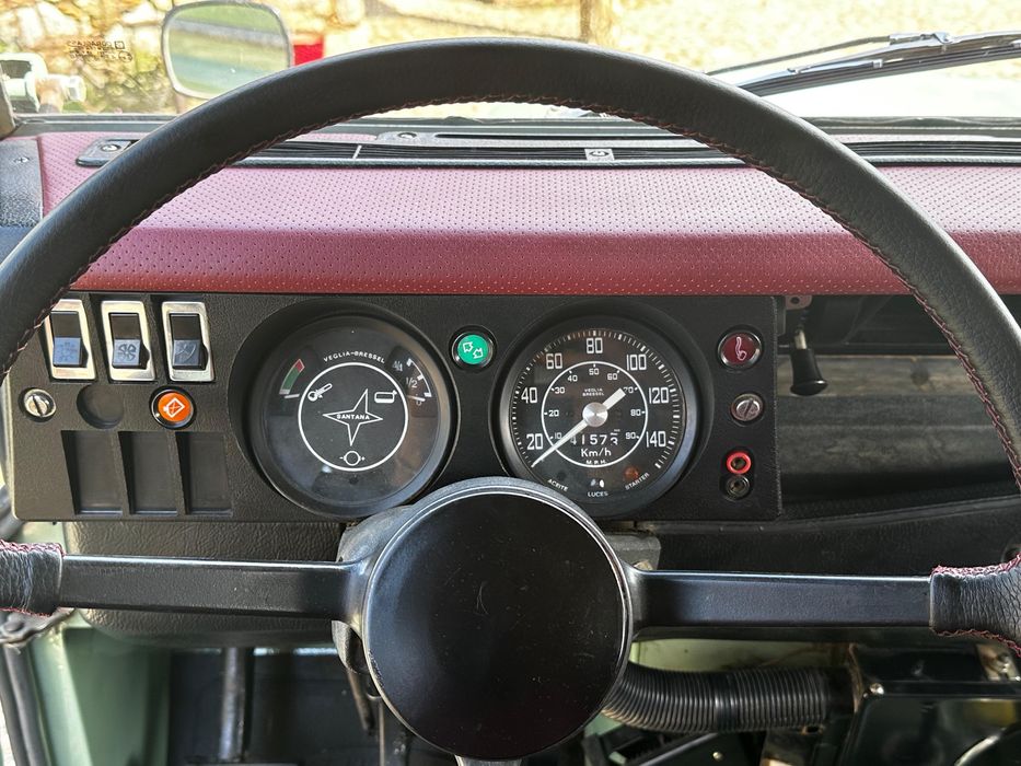 Land Rover Santana Series III 109