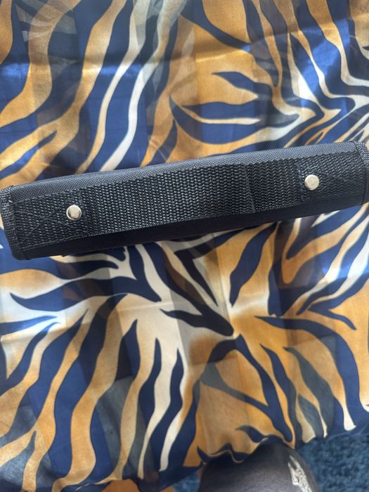 Bolsa 25x 17 cm com poucas ferramentas que podem ajudar num imprevisto