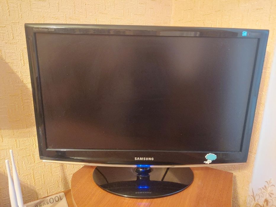 Продається монітор  самсунг та колонки