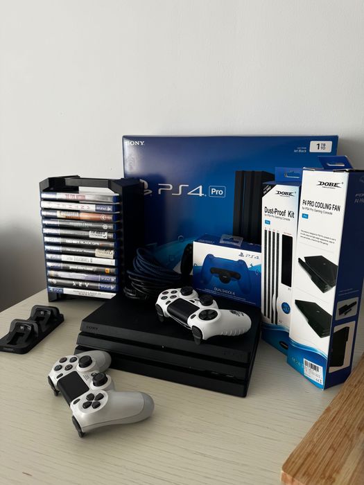 Play station 4 pro з іграми два джойстики величезний сет