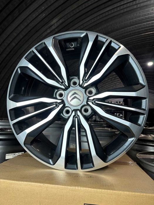 R17 5x114.3 6.5J ET45 DIA67.1 |  в наявності легкосплавні диски