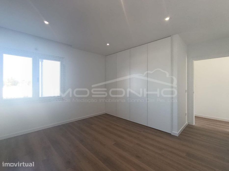 Moradia T3 de linhas modernas