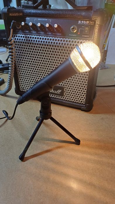 Mikrofon w oryginalnym stylu