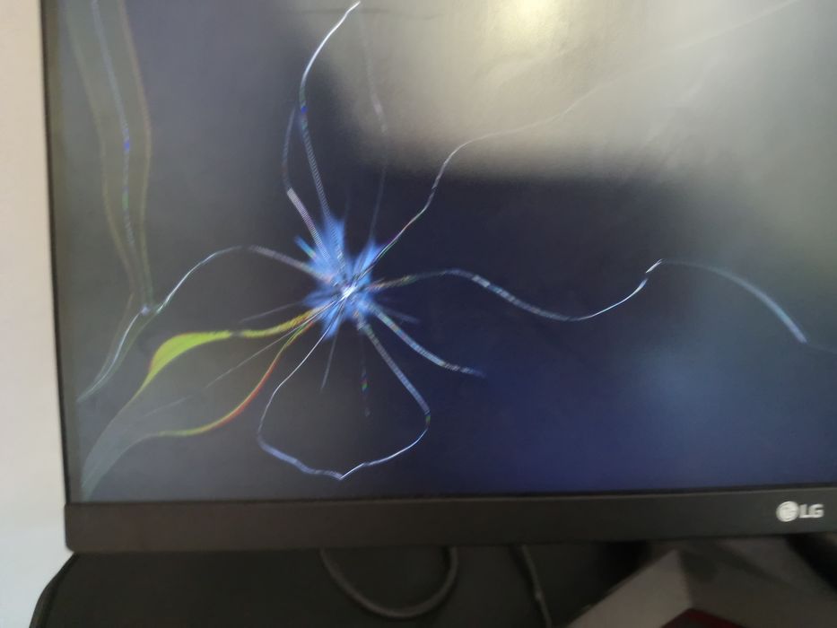 Monitor LG uszkodzony