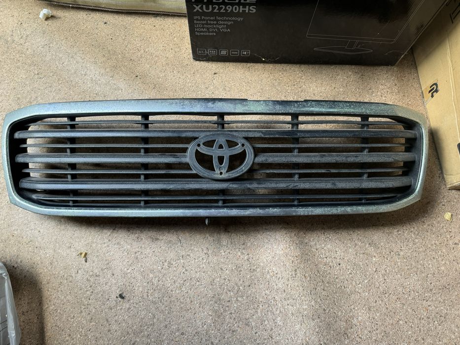 Решотка toyota lend cruiser 100