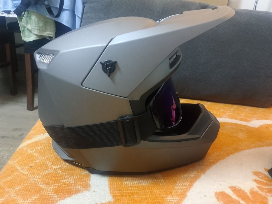 Kask  z goglami cross