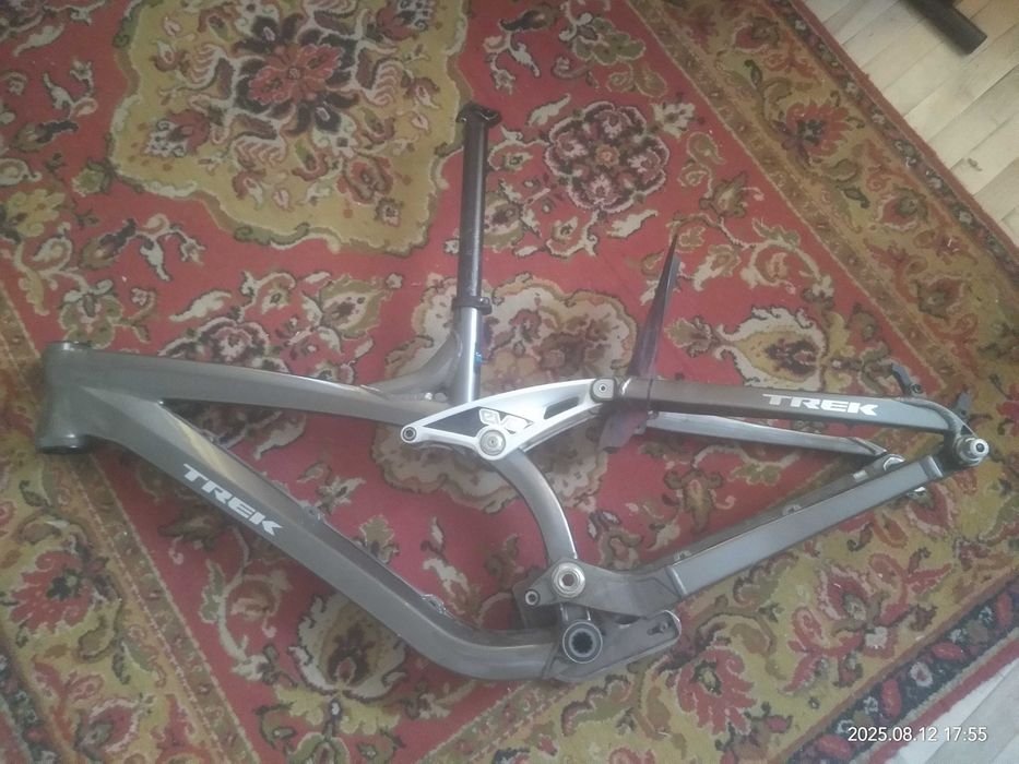 Продам раму trek session 88 s 2009