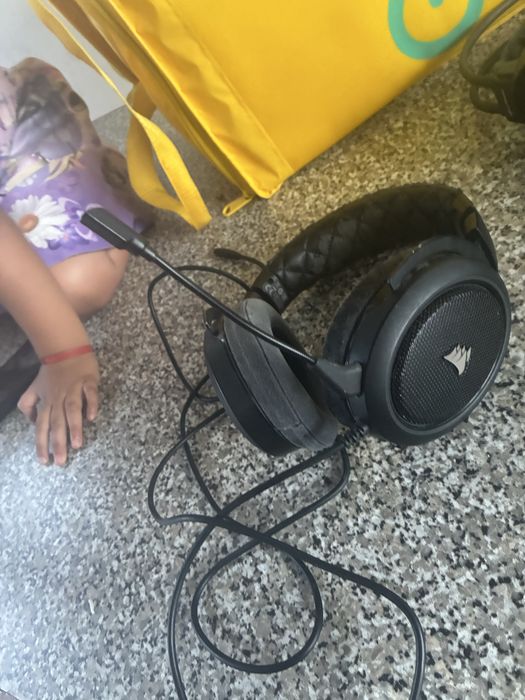 Fone gamer em perfeito funcionamento para desocupar