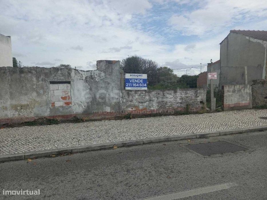 Terreno Misto - Marinha Grande - com Capacidade Construtiva