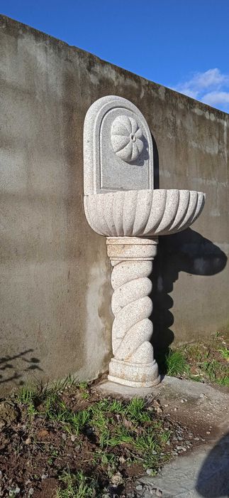 Fonte de água, para aplicar em qualquer entrada