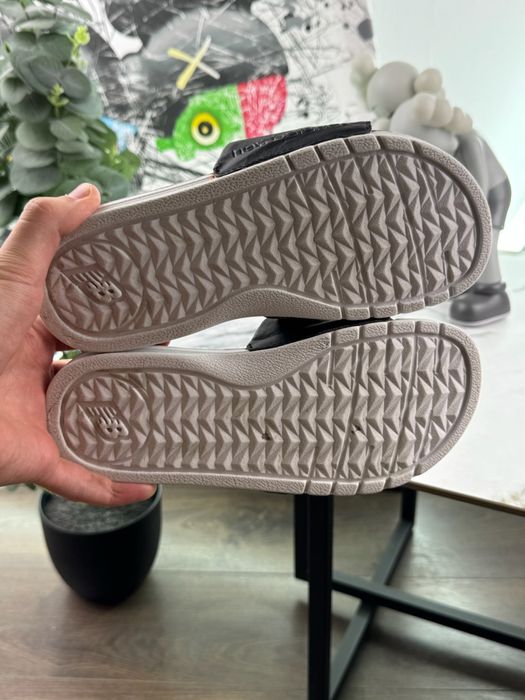 Тапочки шльопки New Balance 35 розмір Е15044