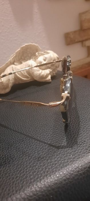 ПРОДАМ брендовые очки итальянской фирмы «Miu Miu»