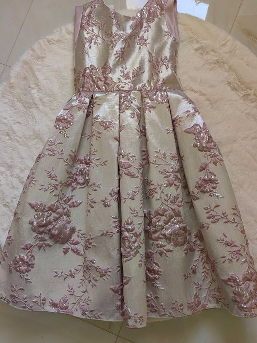 Сукня для дівчинки