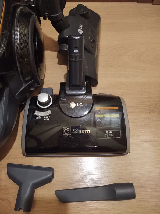 Пилосос LG Compressor з відпаровувачем