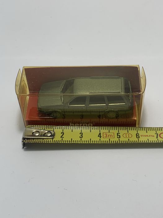 Volkswagen Passat Variant da Herpa escala 1/87