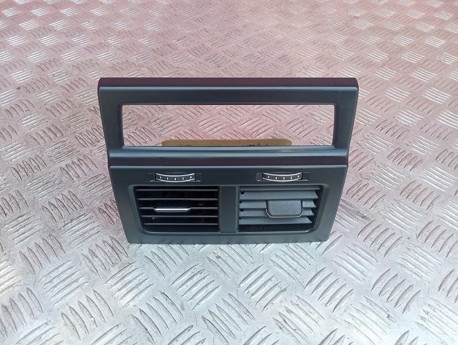 Дефлектор обдування салону задній Touareg CR Туарег СР