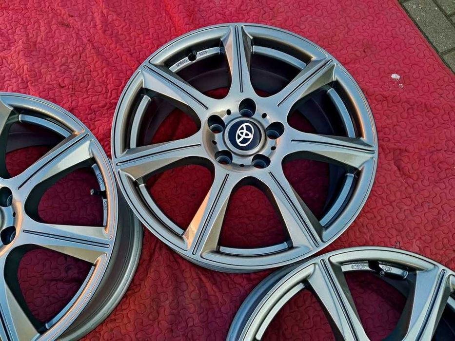 ALUFELGI 17' TOYOTA Corolla AURIS Avensis - ET40 - 5x114,3 -igła