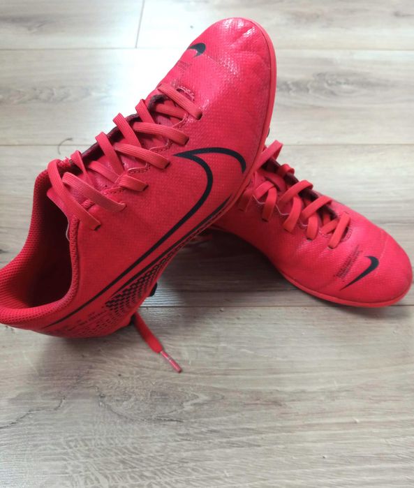 Buty piłkarskie Nike Mercurial Vapor 13 Club Jr rozm 36,5