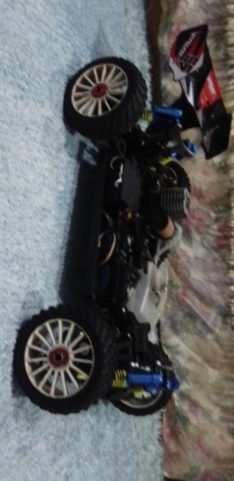 Vendo carro rc escala 1/8 carson 4.0