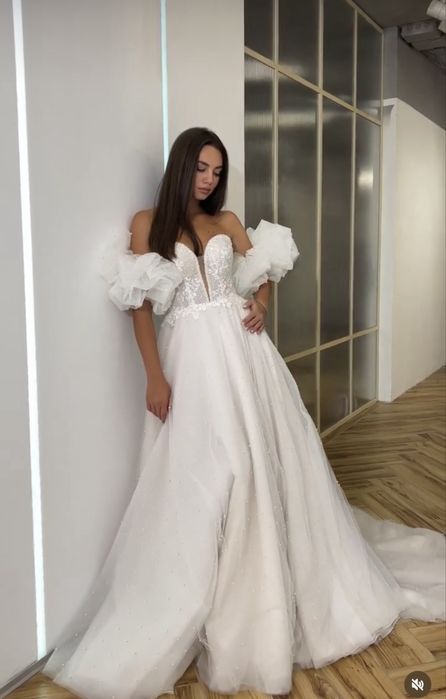 Трендова весільна сукня