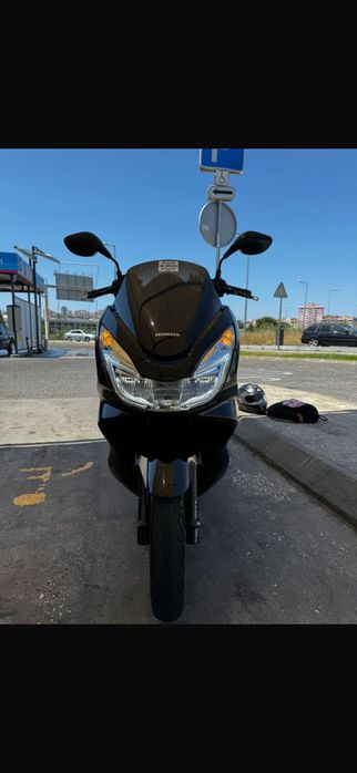 Honda PCX em ótimo estado. Ano 2015