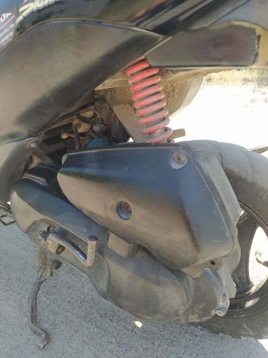 Скутор Suzuki lets 2