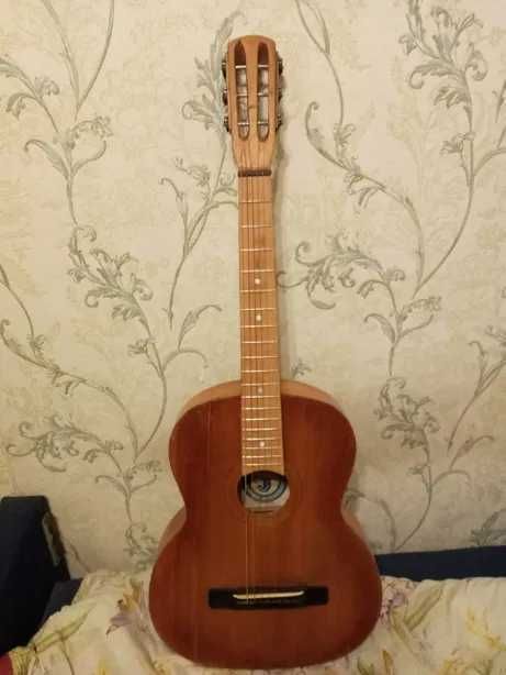 Продам гитару СССР