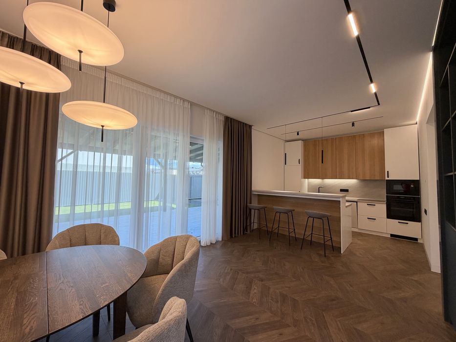 Продаж нового дизайнерського котеджу в ЖК New Village !