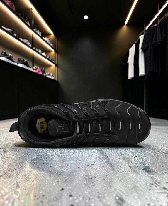 Кросівки жіночі Nike Air VaporMax Plus Triple Black женские кроссовки найк вапормакс
