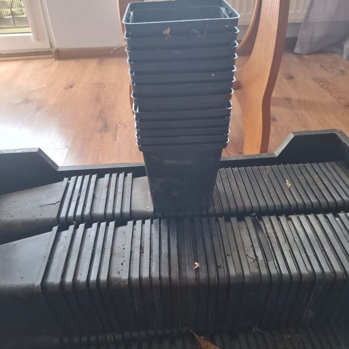 Doniczki plastikowe 1l