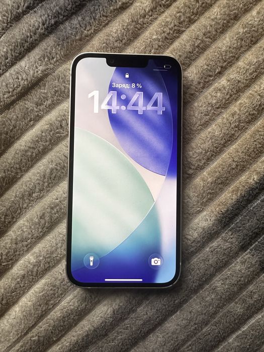 Продам iPhone 13,128 гб