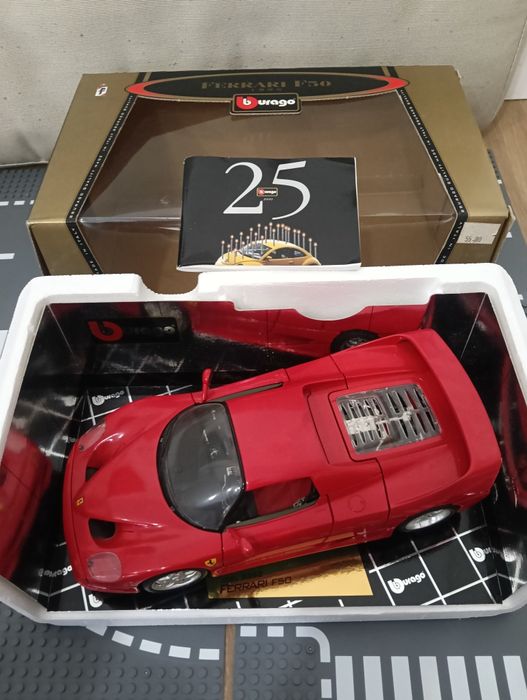 Ferrari F 50 Burago 1:18 Gold Edition