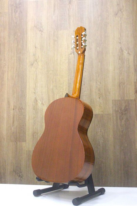 Гитара Admira Испания + чехол Цельный кедровый топ Классическая