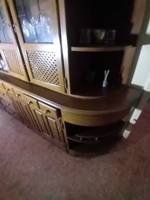 Vendo móvel louceiro cor de mel em madeira maciça e em módulos