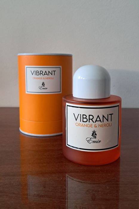 Vibrant Orange & Neroli Emir Paris Corner