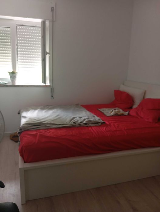 Cama casal Sommer Malm IKEA