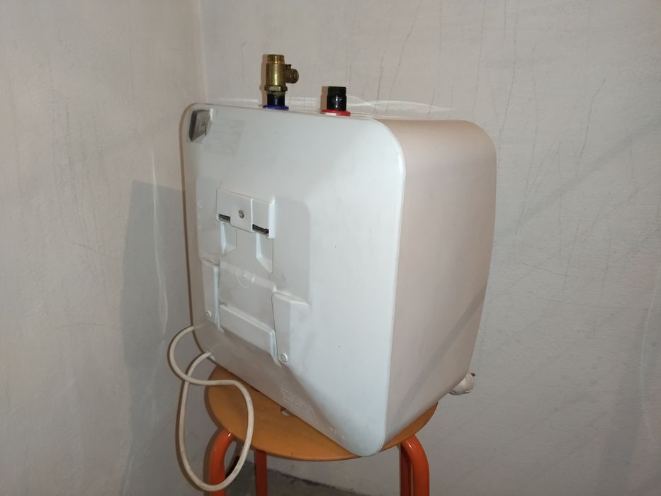 Podgrzewacz wody Ariston i Regent