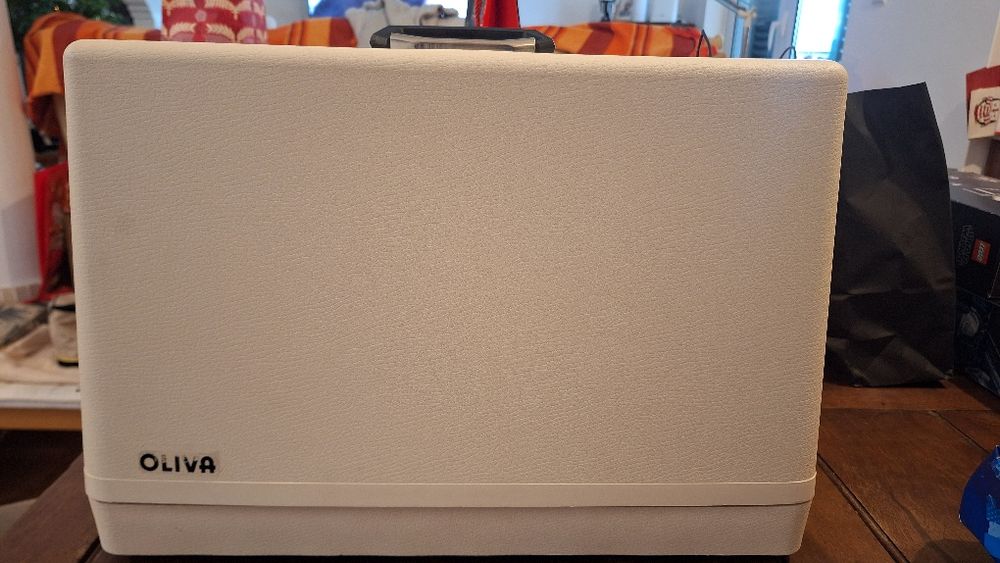 Máquina de costura Oliva 45