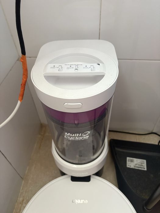 Aspirador robot eureka