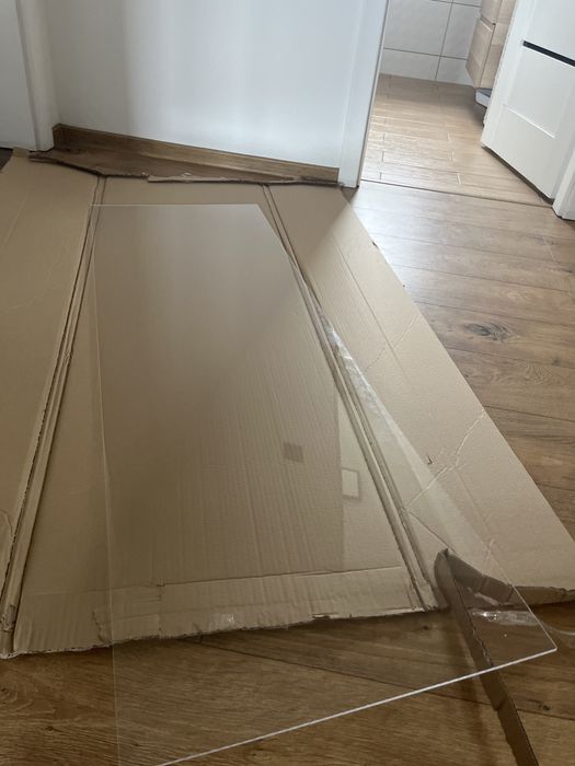 Sprzedam bezbarwna plyte pleksa  w rozmiarze 150x50cm