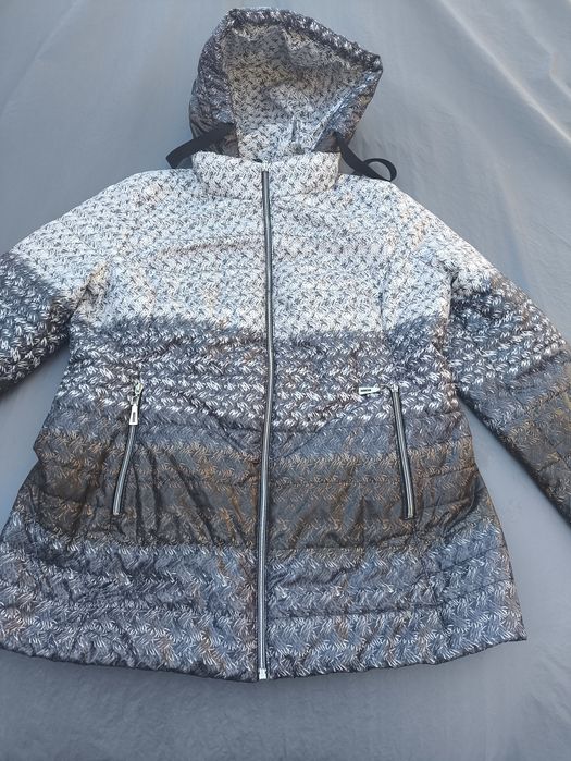 Куртка женская ветровка