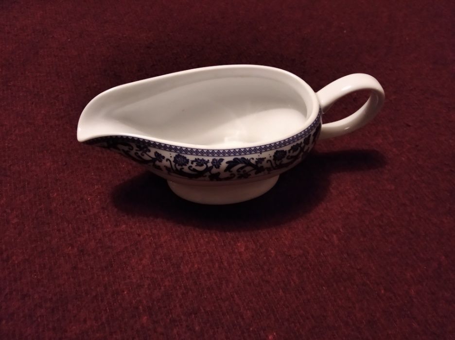 Serviços de Jantar (12 Pessoas) + OFERTA do de Café