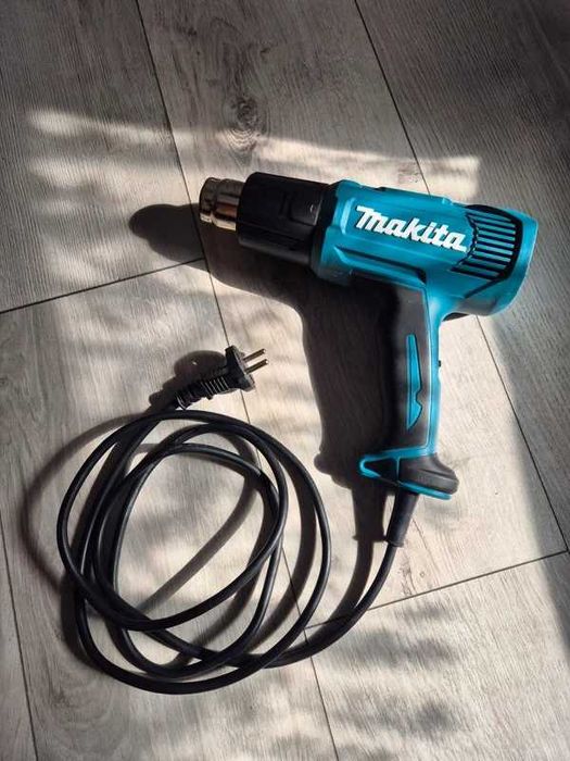 Opalarka Makita .