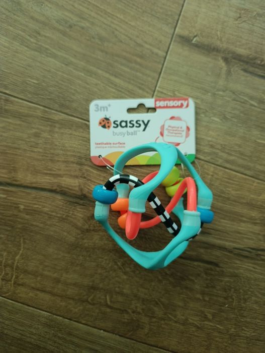 Sassy, nowa kula sensoryczna, gryzak