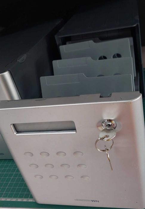 Módulo gaveta arquivador de CD / DVD com chave