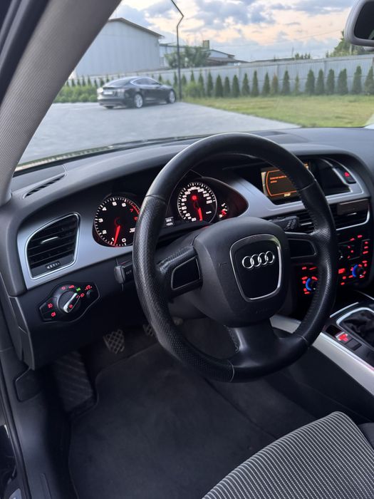 Продам Audi A4 B8 2009 2.0 TFSI