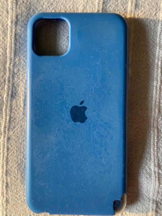 Etui iPhone 11 Pro Max lekko uszkodzone