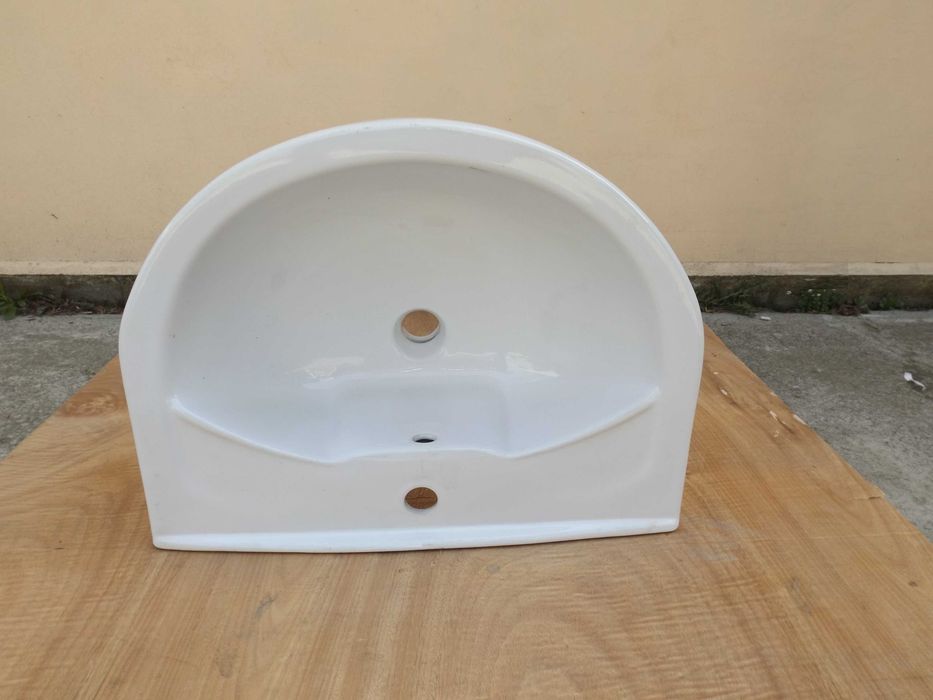 porcelanowa  umywalka